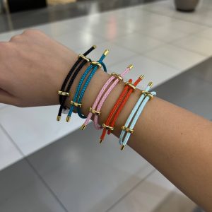 دستبند طرح هرمس آبکاری طلا رنگ ثابت